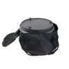 Schwarzer Dutch Oven in einer Tragetasche
