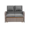Graues Rattan-Sofa mit zwei Kissen