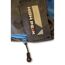 Nahaufnahme des High Peak-Logos auf einem Schlafsack.