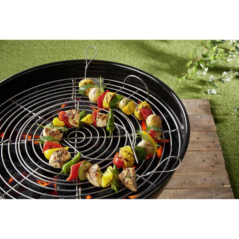 Fleisch- und Gemüse-Spieße auf dem Grill