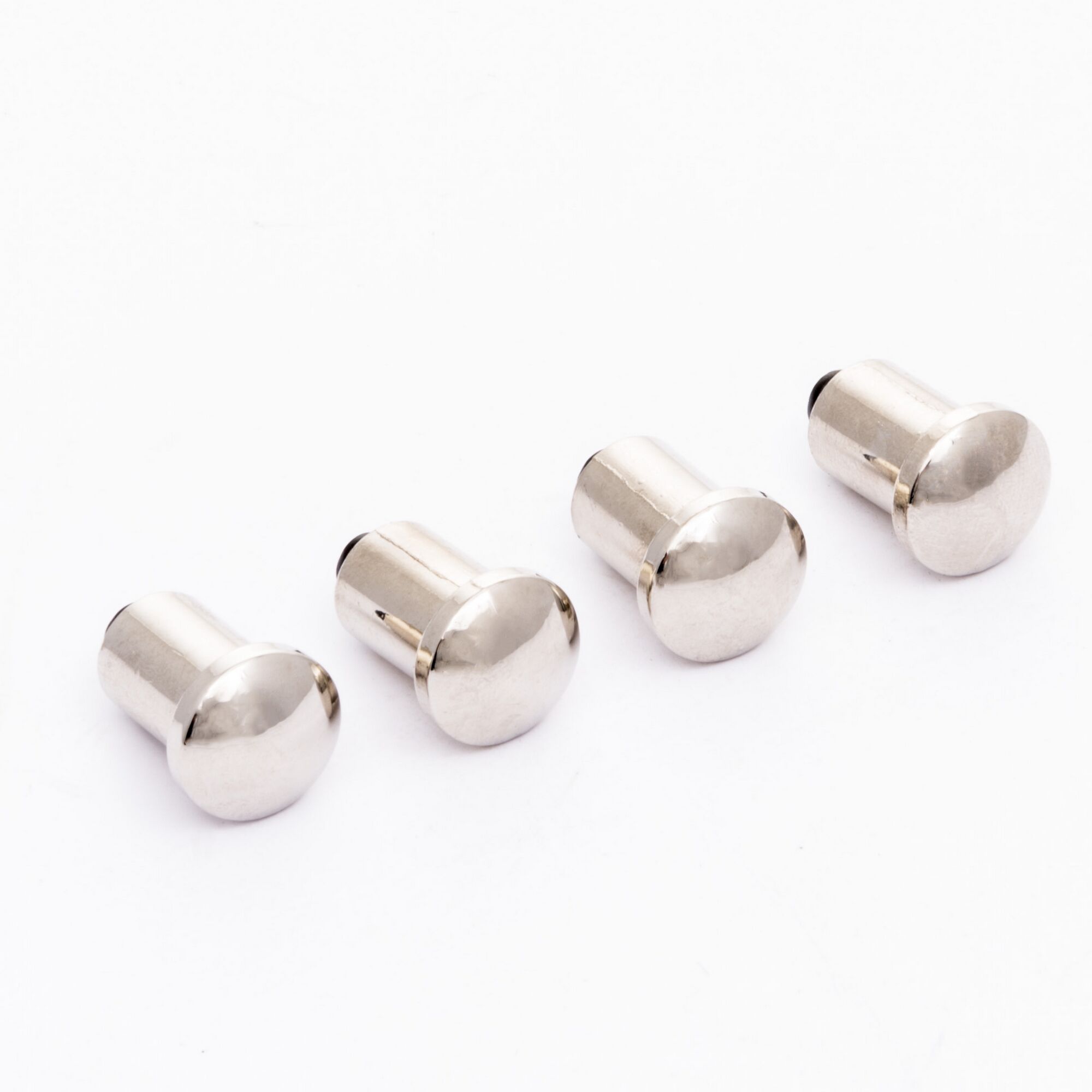 Vier silberne Gear Trax Haken