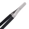 Schwarze Grillzange mit silbernen Metallgriffen