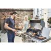 Personen grillen mit dem Char-Broil Gasgrill