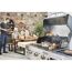 Personen grillen mit dem Char-Broil Professional Pro S 3 Gasgrill.