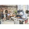 Personen grillen mit dem Char-Broil Gasgrill