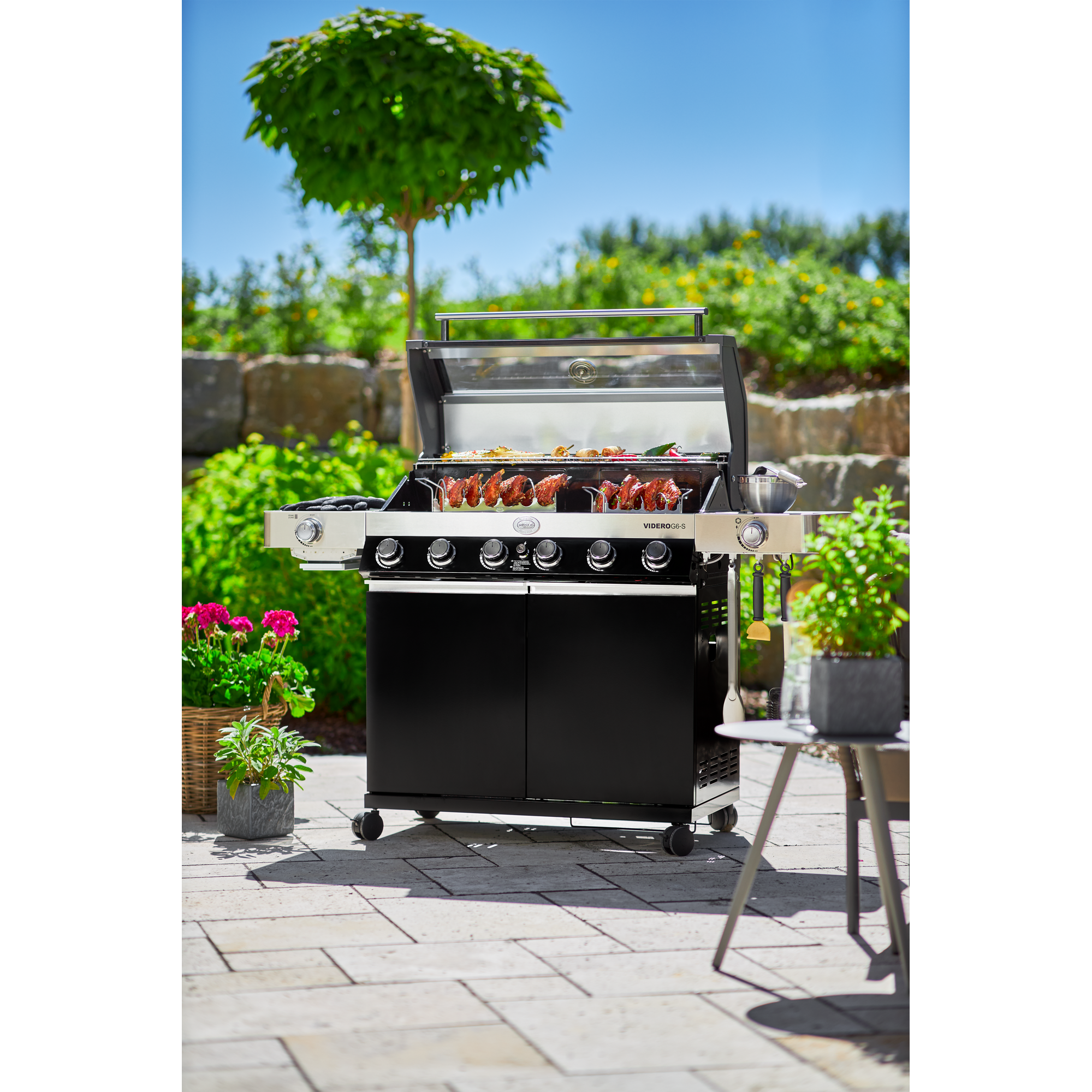 Gasgrill 'BBQ-Station Videro G6-S Vario+' schwarz + product picture
