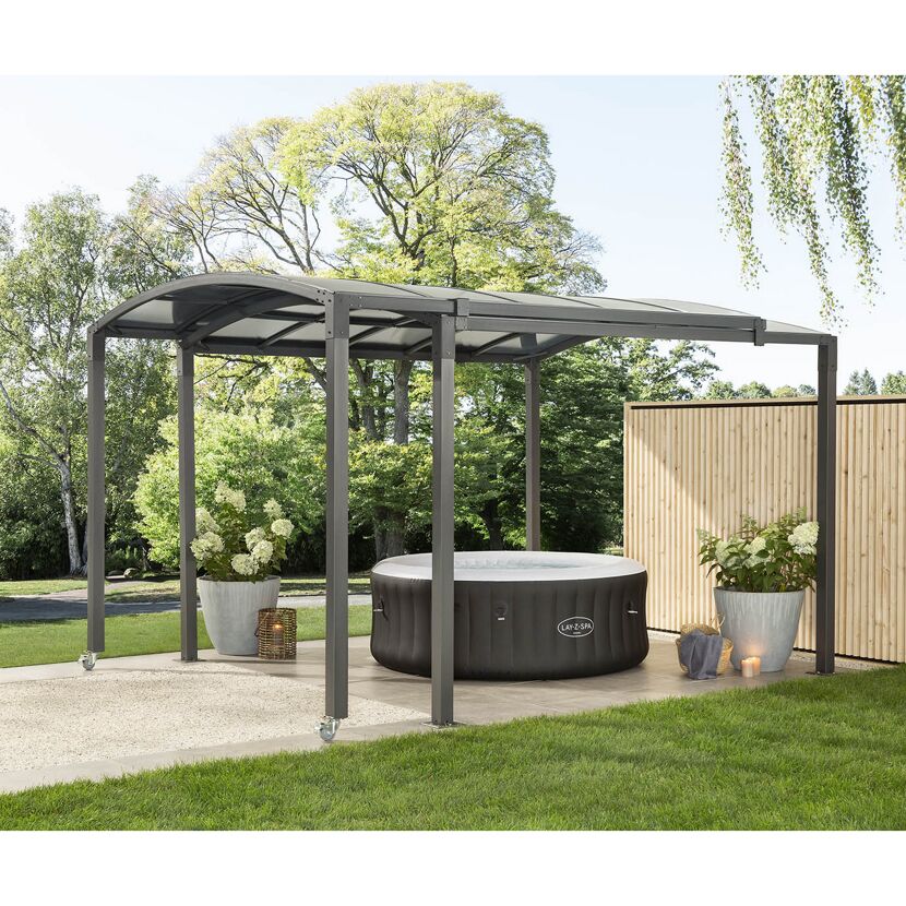 Whirlpool unter einem Pavillon