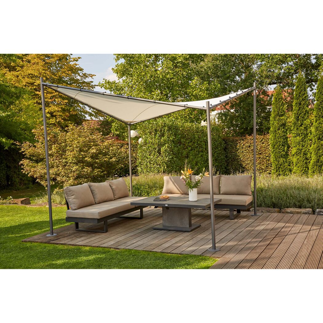 Pavillon Berlino mit Lounge-Möbeln im Garten