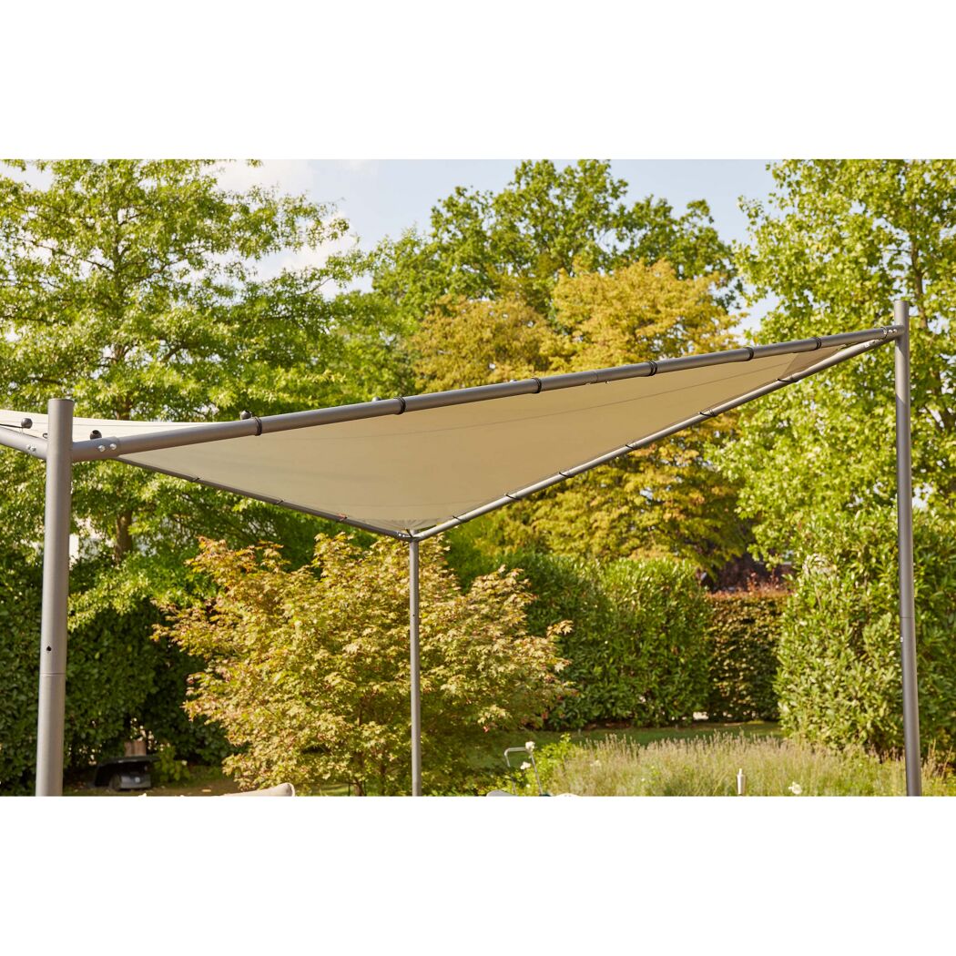Pavillon Berlino mit Sonnenschutz