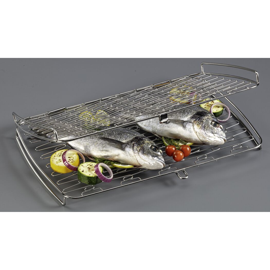 Zwei Fische und Gemüse im Fischhalter