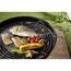 Gegrillter Fisch, Lachs und Gemüse auf Grillmatte.