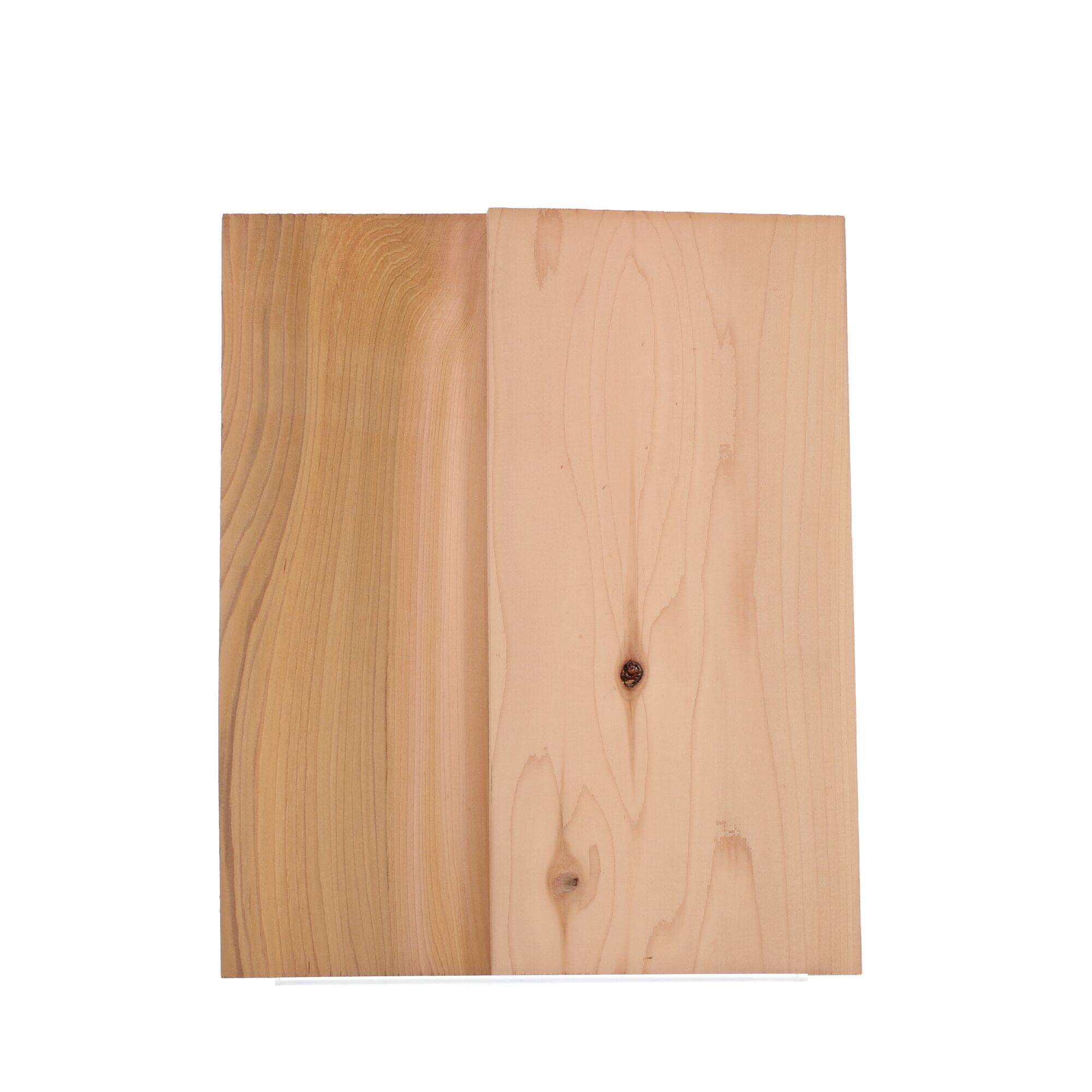 Zwei Zedernholzbretter