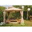 Pavillon mit Lounge-Möbeln im Garten