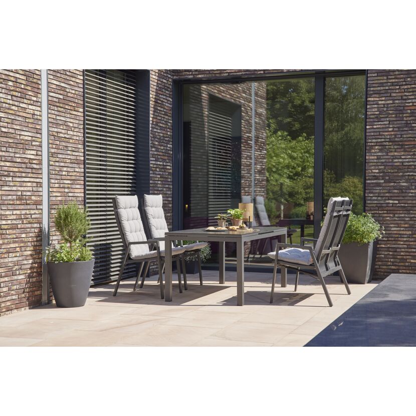 Gartenstuhl 'Savona' stapelbar Aluminium schwarz/silbern 57,5 x 111,5 x 74 cm