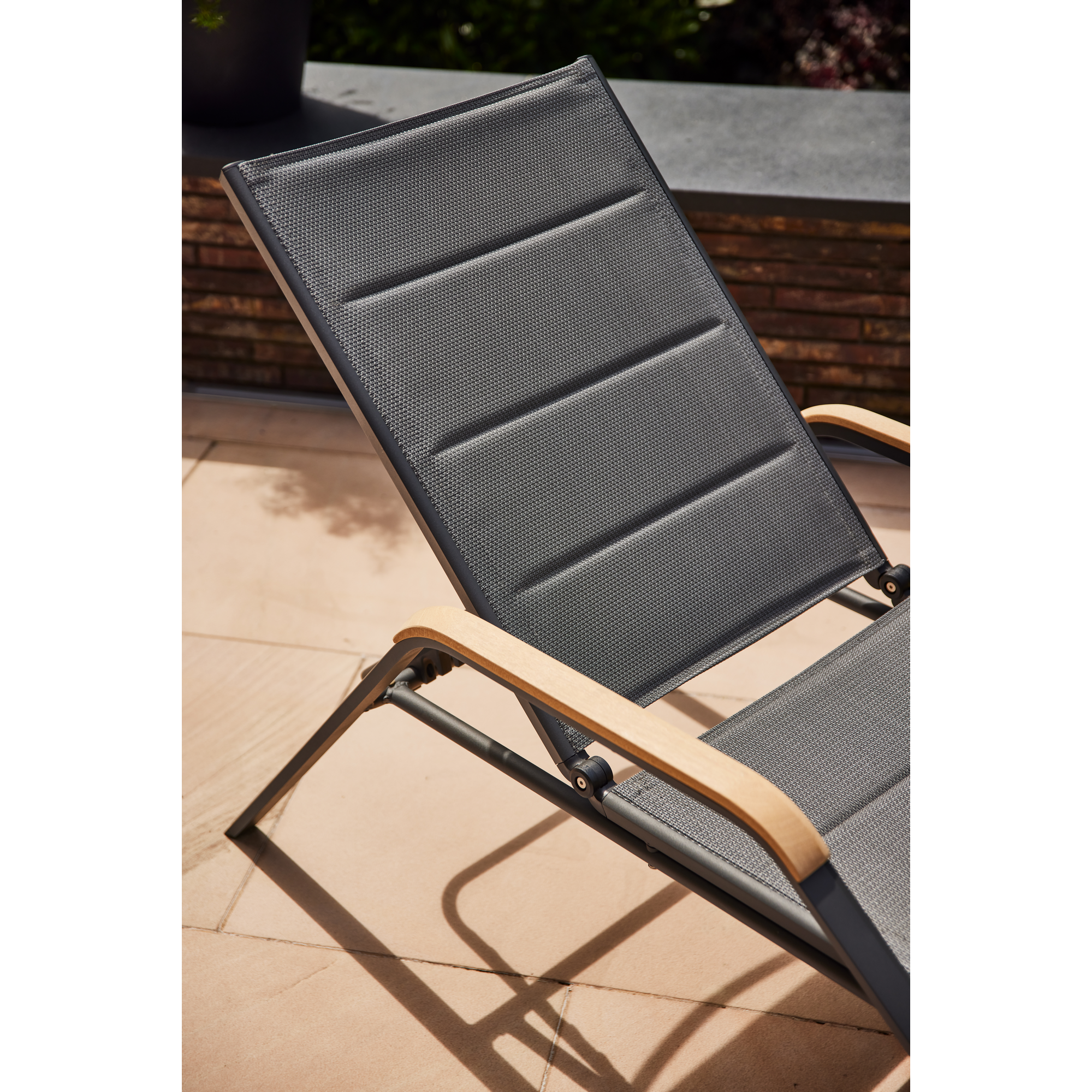 Sonnenliege 'Tesoro' anthrazit 69,5 x 108 x 195 cm