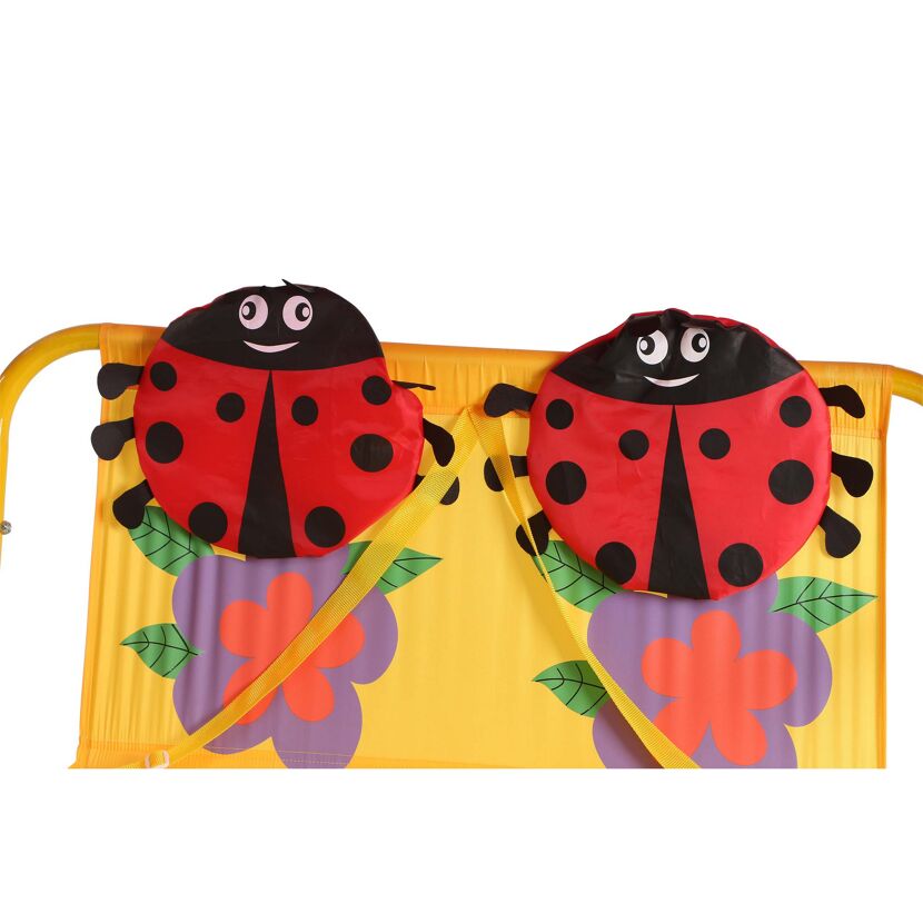 Kinderschaukel mit Marienkäfer-Motiv
