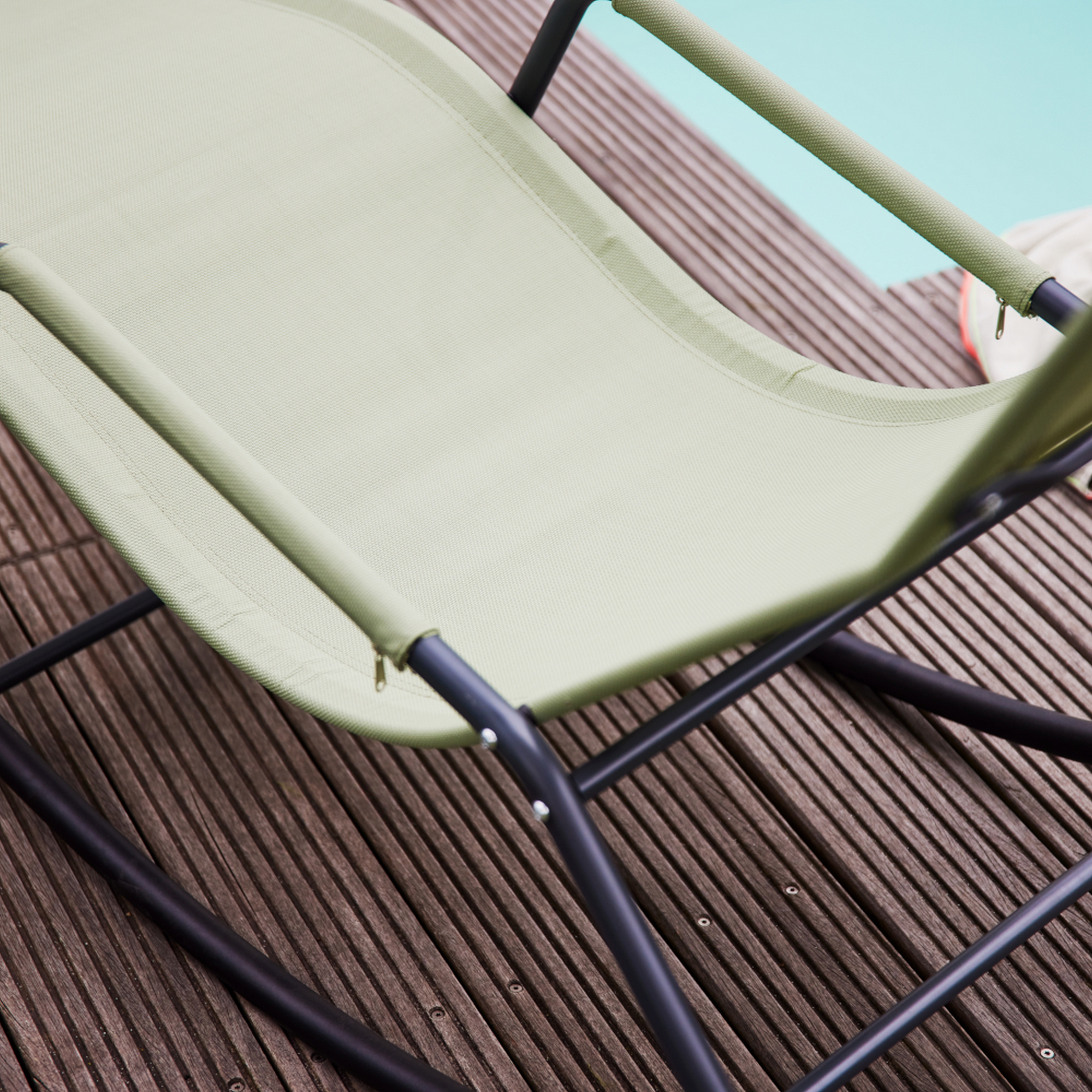 Schaukelliege 'Aliano' grün 57 x 84 x 143 cm