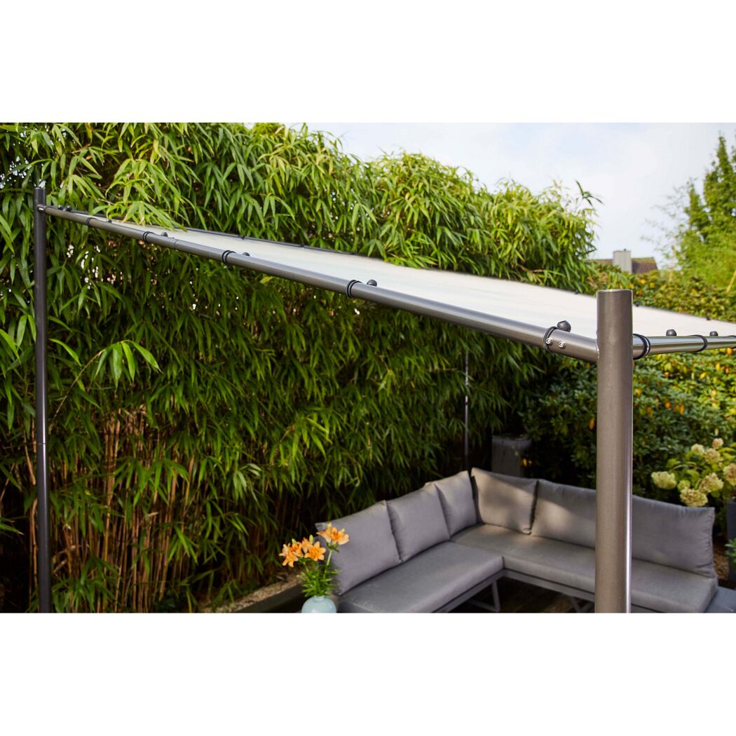 Pavillon Levino mit Dach