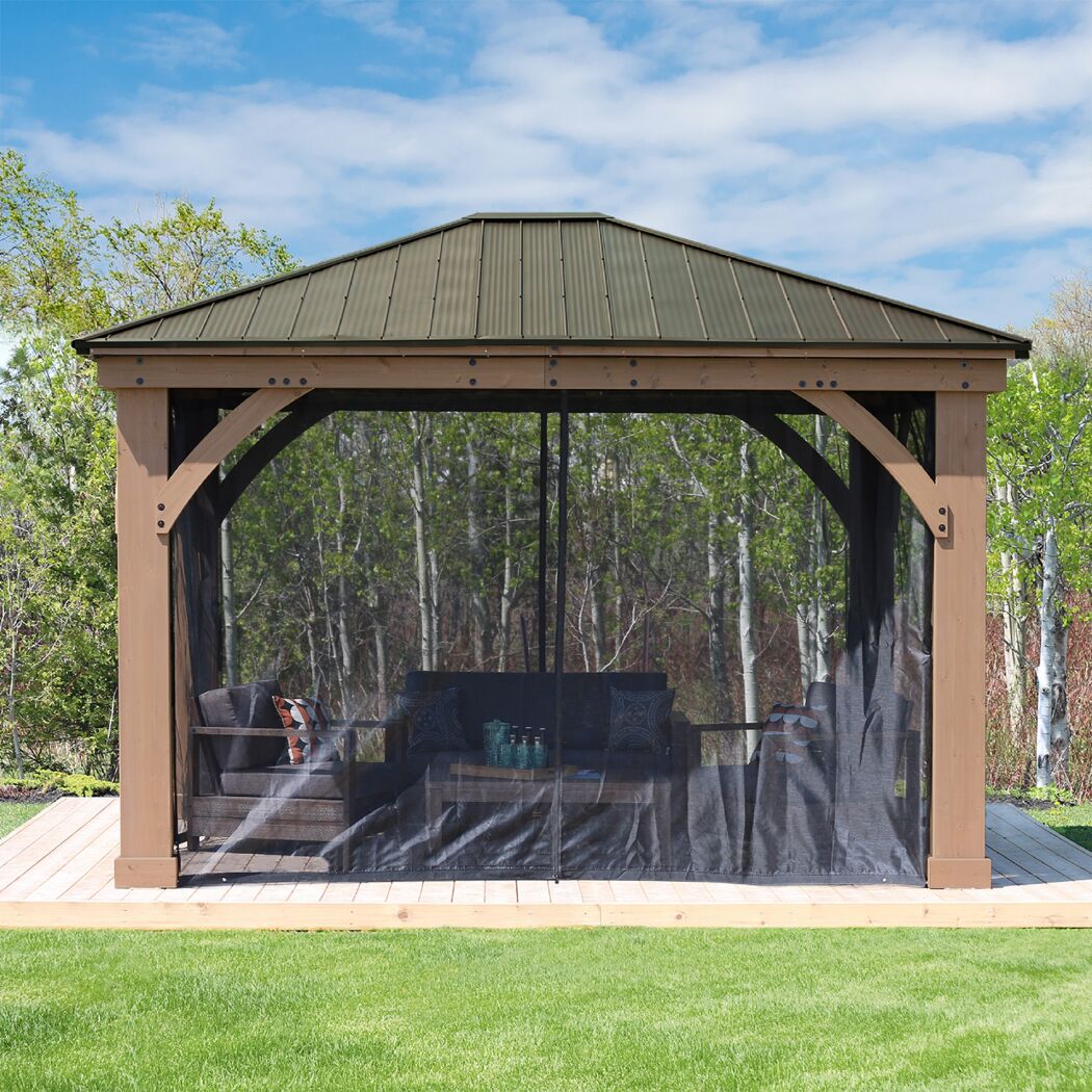 Pavillon mit Moskitonetz