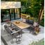 Gartenmöbelset mit Tisch und Stühlen auf Terrasse