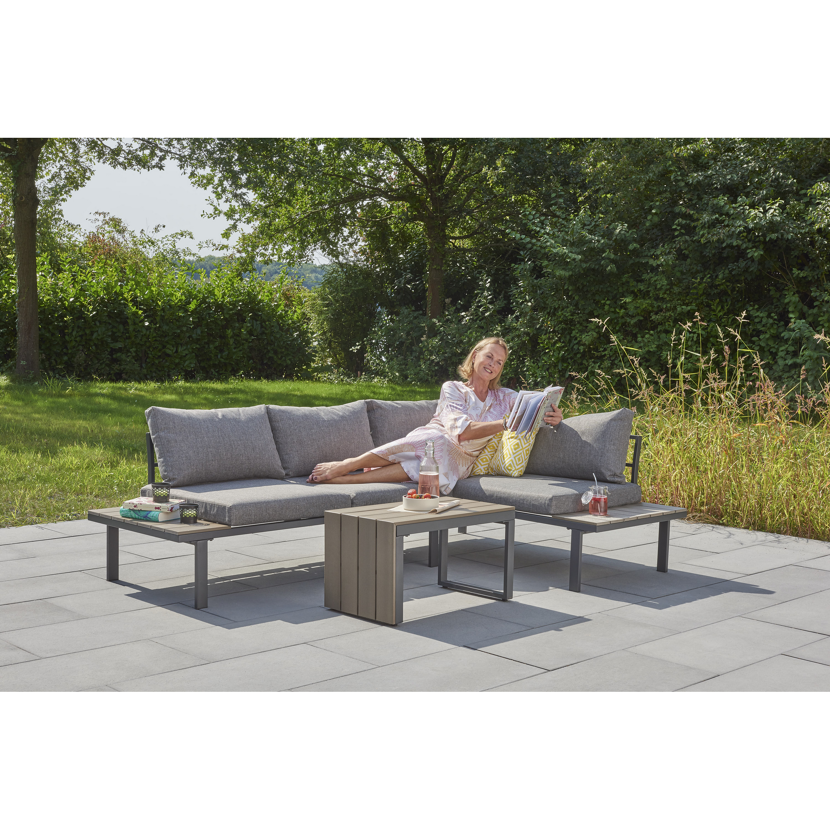 Gartenlounge mit einer Person