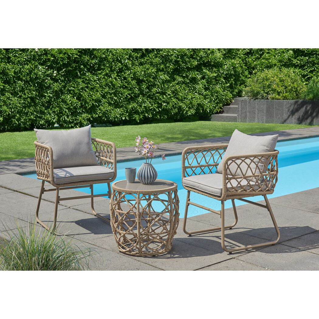 Gartenmöbel-Set mit zwei Stühlen und einem Tisch