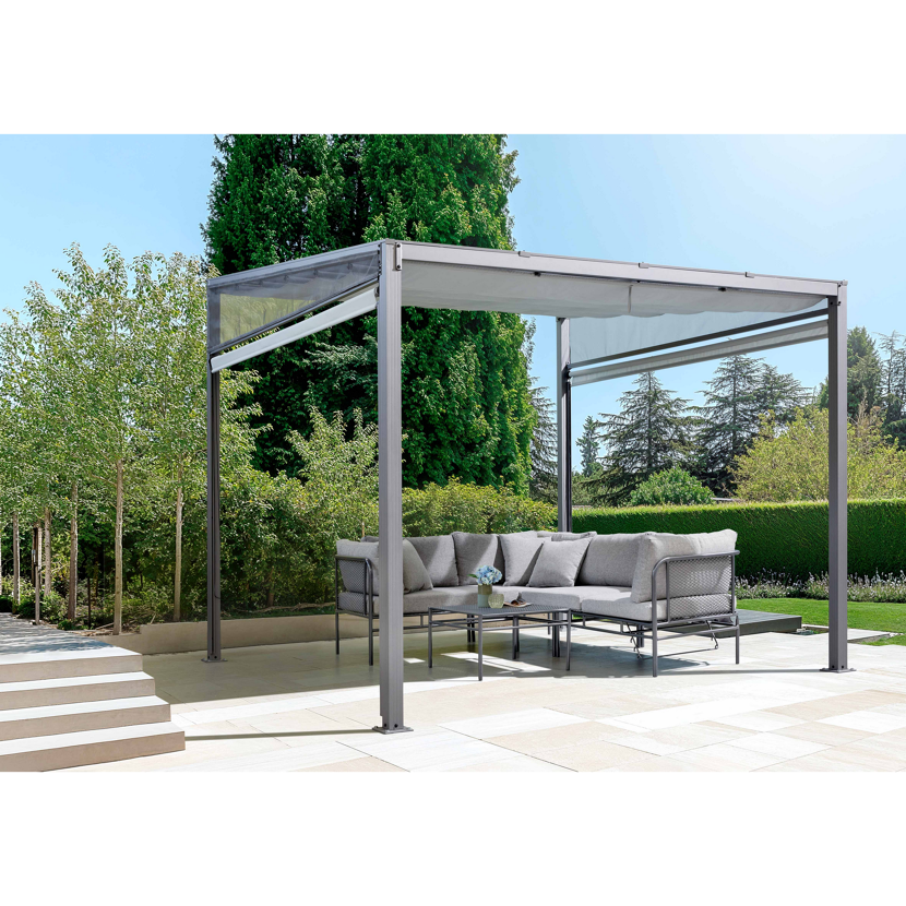 Pavillon mit Sofa und Tisch