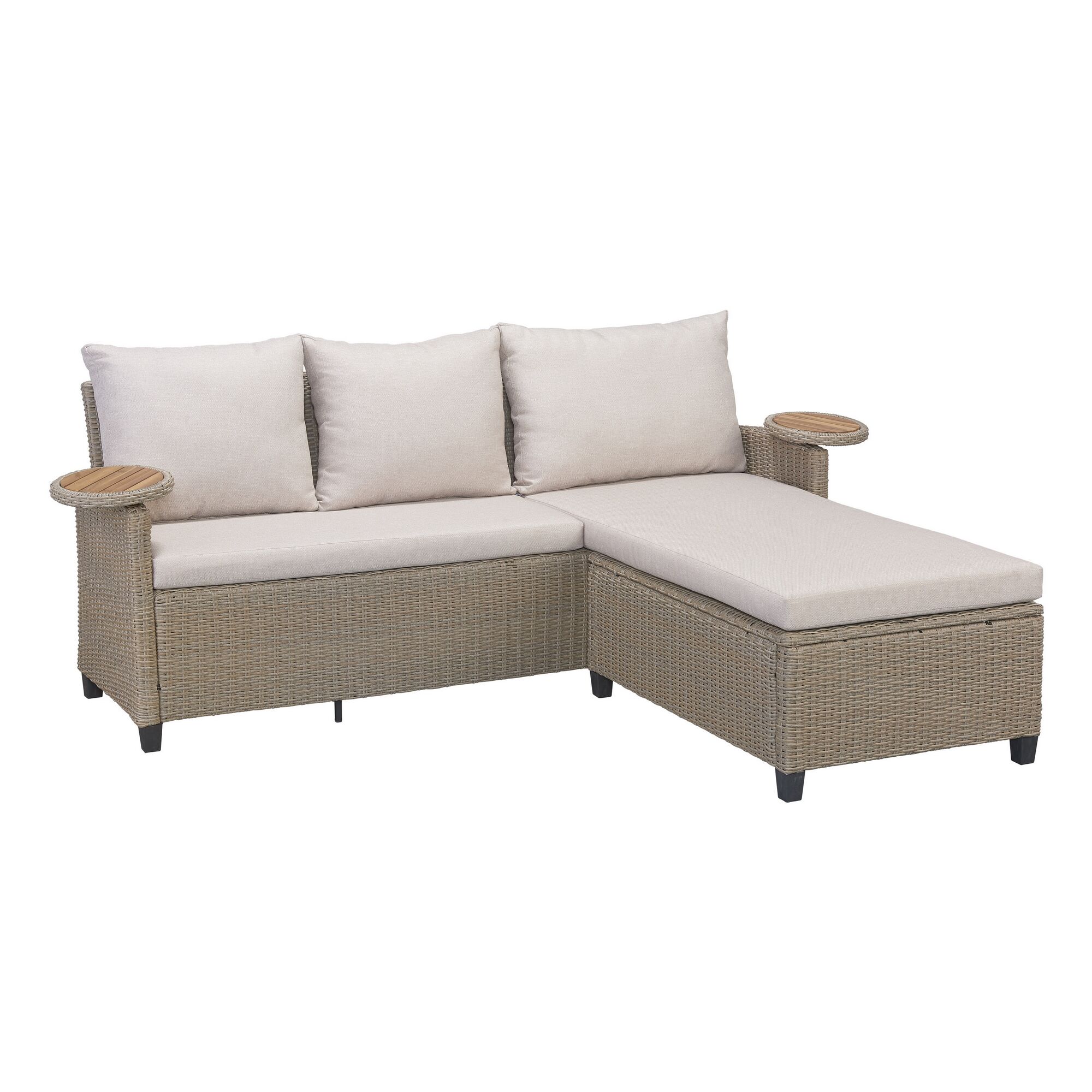 Rattan-Sofa in Beige mit Chaiselongue und Kissen.