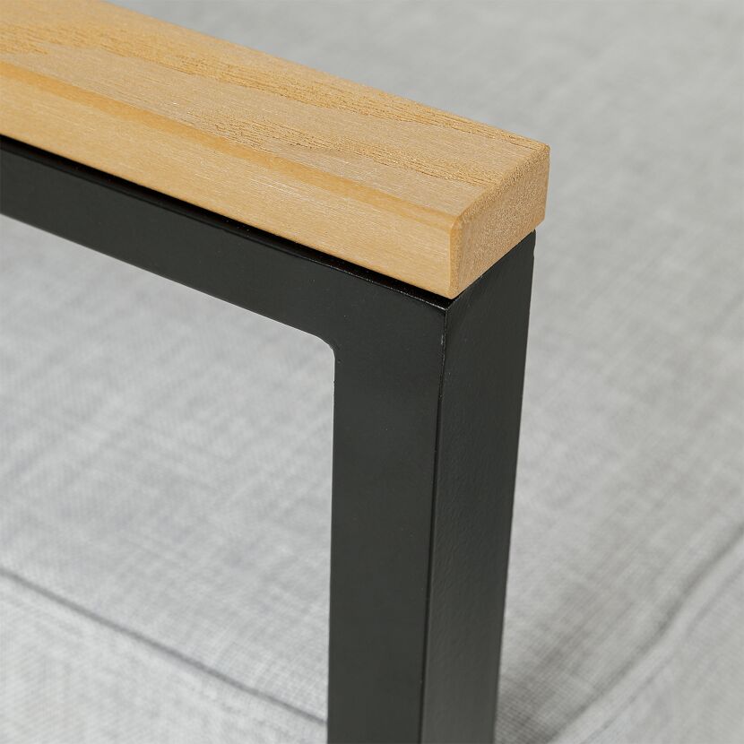 Detailansicht Loungemöbelset 'Retiro' mit Holzelement und Aluminium.