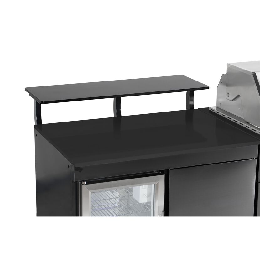 Outdoorküche mit Ablage und Kühlschrank