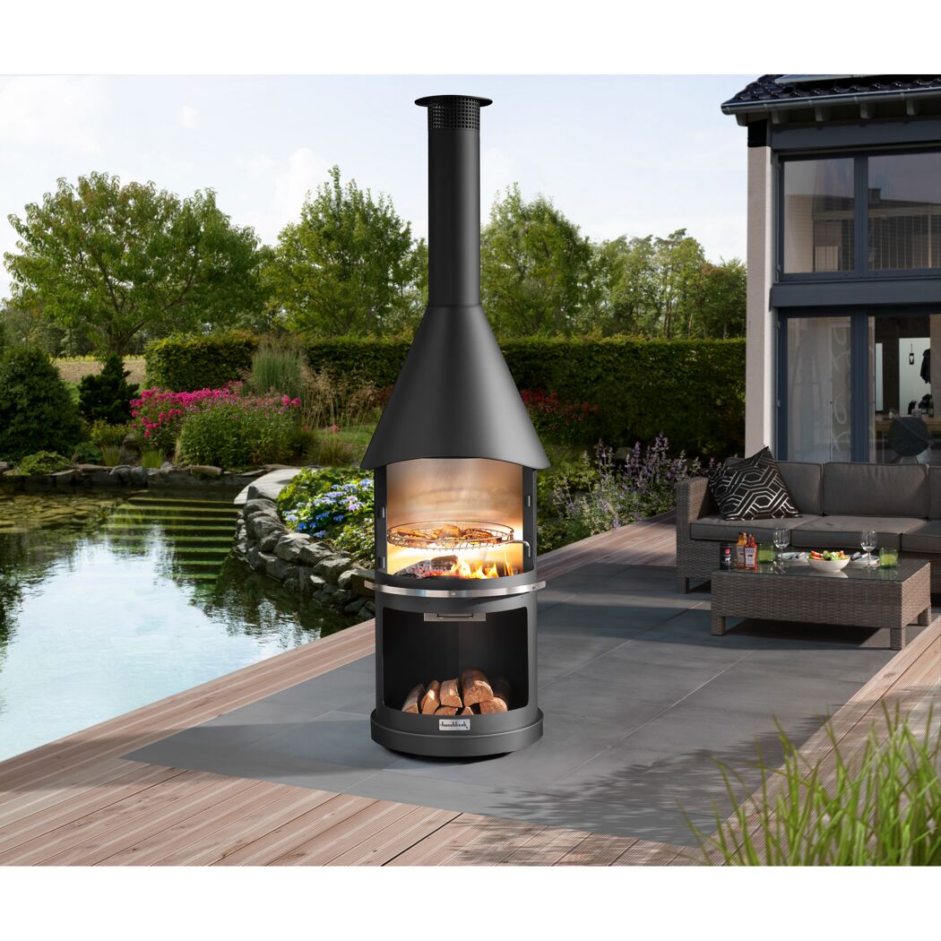 Runder Gartenkamin mit Grillrost