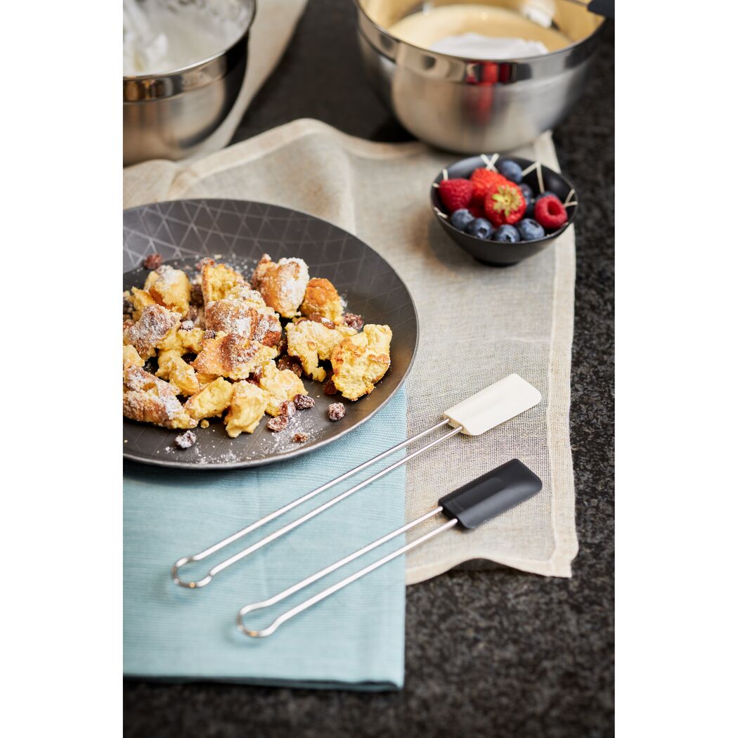 Kaiserschmarrn auf Teller, Teigschaber