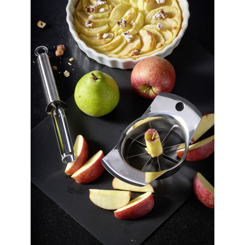 Apfelteiler, Apfel, Birne und Apfelkuchen