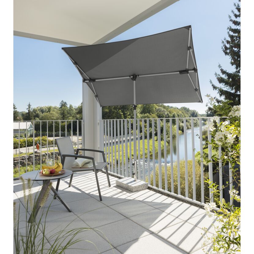 Balkon mit Sonnenschirm Novara