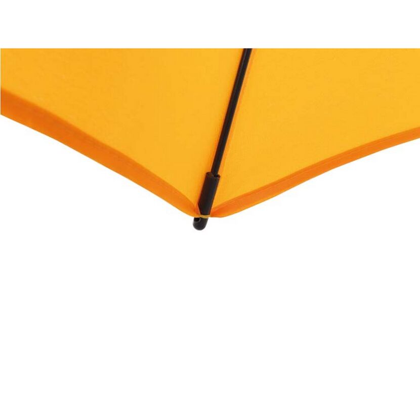 Nahaufnahme der Spitze eines gelben Regenschirms
