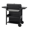 Schwarzer Gasgrill mit vier Brennern