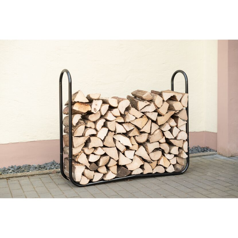 Schwarzes Kaminholzregal mit Brennholz