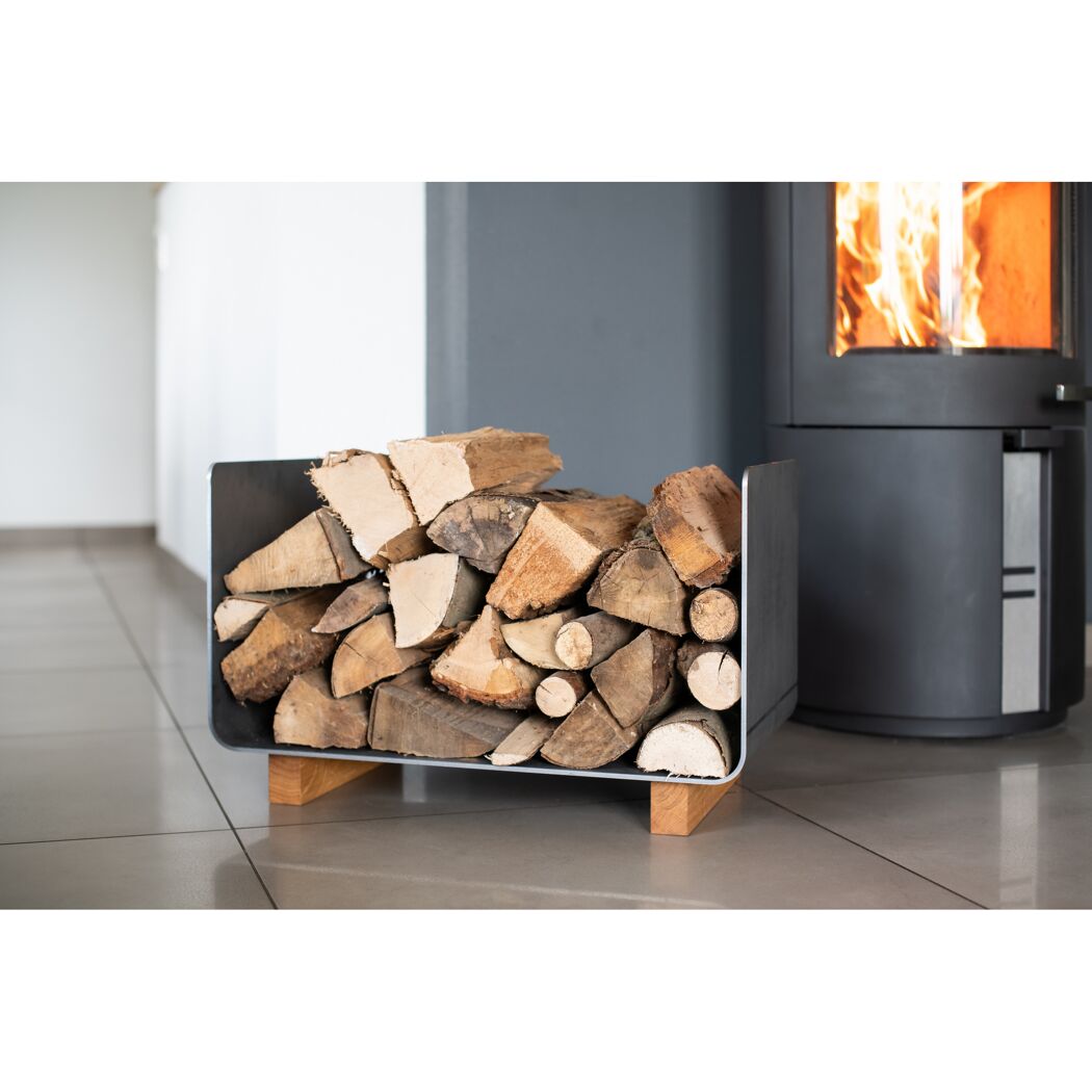 Kaminholzregal mit Brennholz