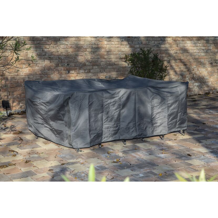 Graue Schutzhülle für Gartenmöbel