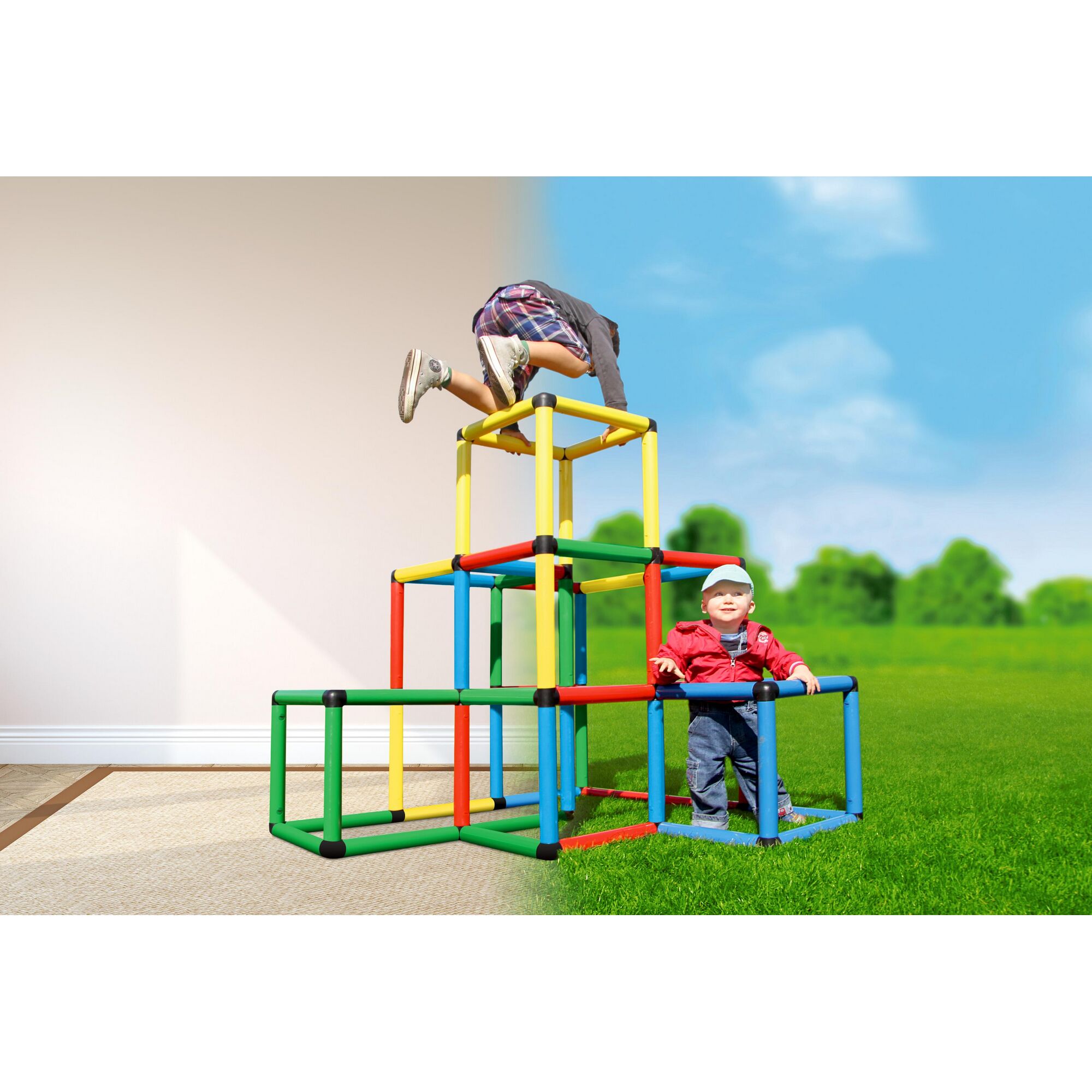 Kinder spielen mit Quadro Kletterpyramide