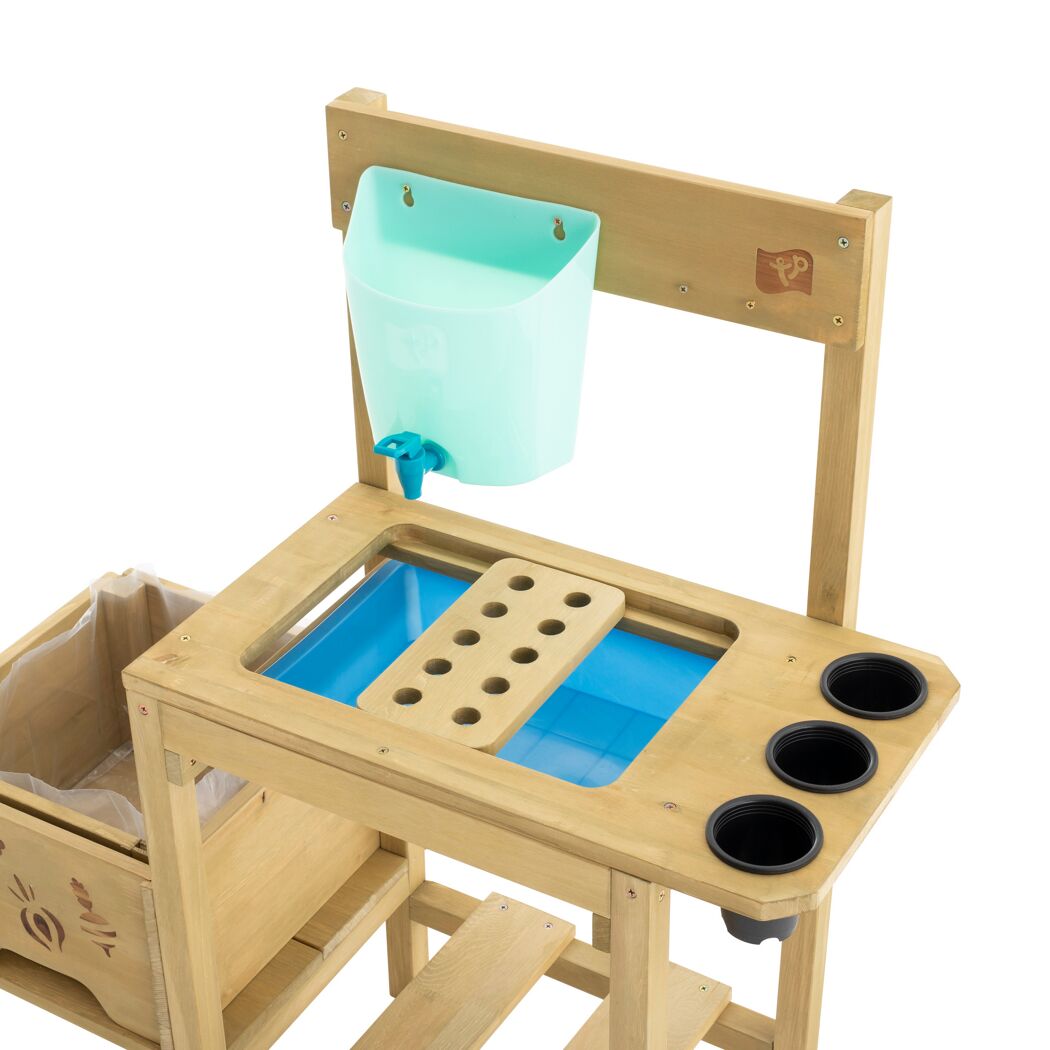Matschküche aus Holz mit Wasserhahn und Töpfchen
