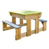 Holztisch mit grünen Tischplatte und zwei grauen Sitzbänken