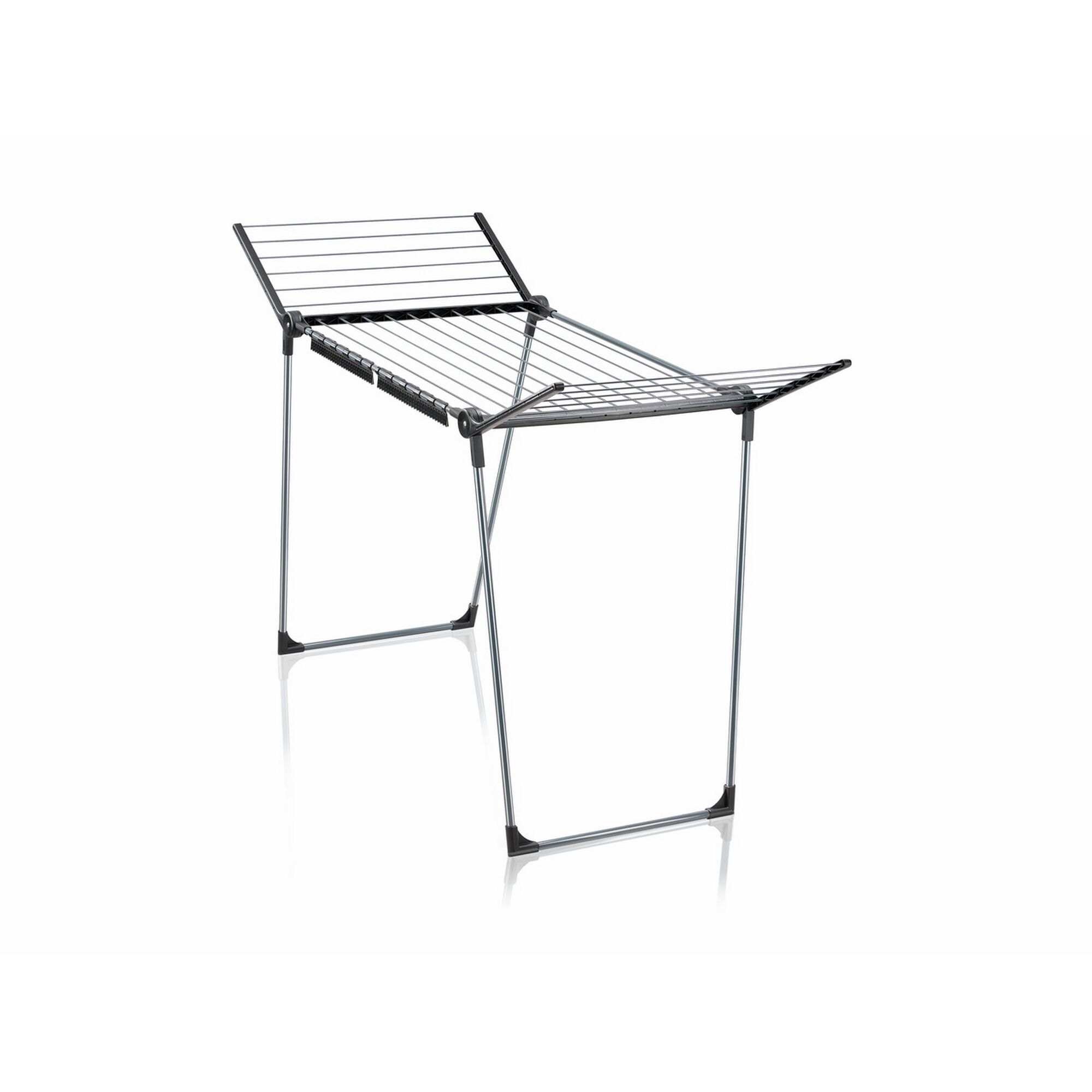 Wäscheständer mit ausgeklappten Flügeln