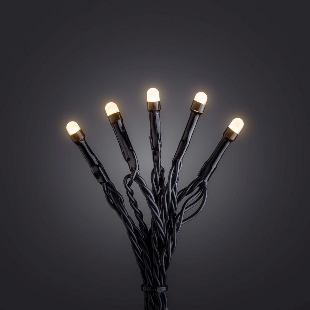Lichterkette mit fünf eingeschalteten LED-Leuchten