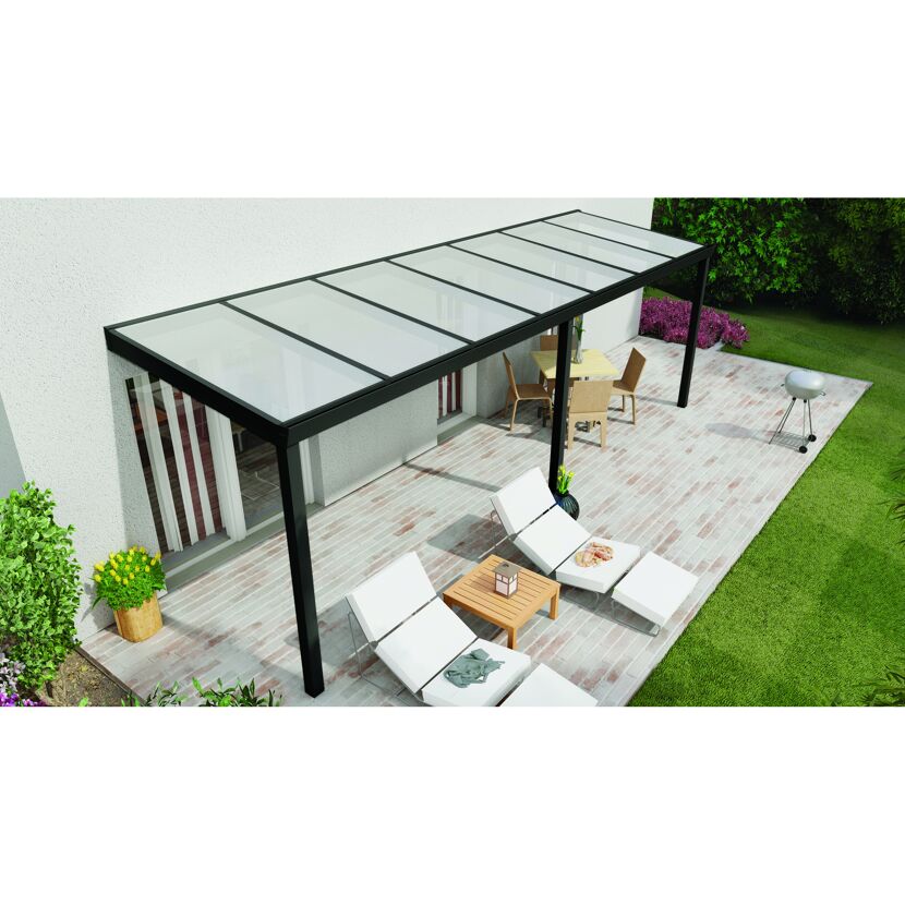Terrassendach Legend mit weißen Gartenliegen