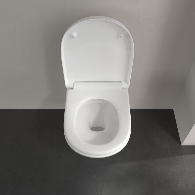 Toilette mit offenem Deckel