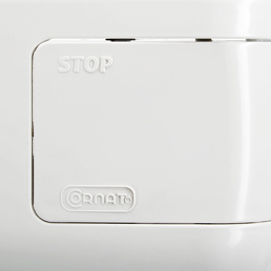 Weißer Spülkasten mit Stop-Taste.