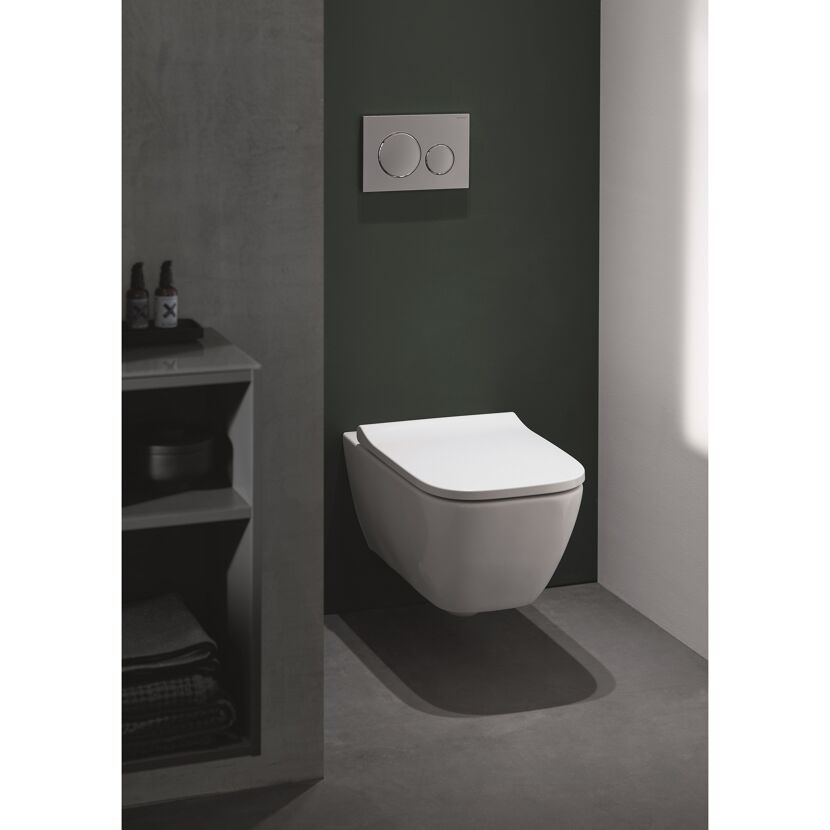 Wand-WC mit Geberit Betätigungsplatte