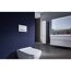 Modernes WC in einem Badezimmer mit dunkelblauer Wand