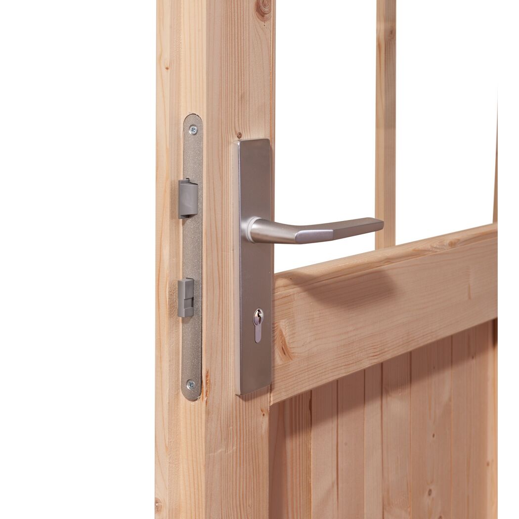 Holztür mit silberfarbener Türklinke